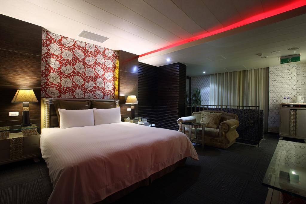 Crystal Business Motel Hsinchu City Exterior photo