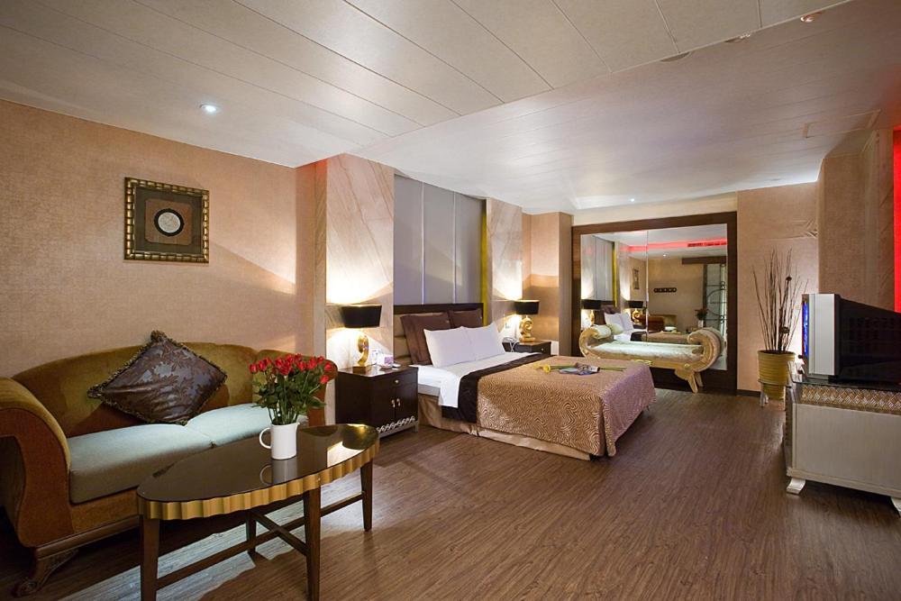 Crystal Business Motel Hsinchu City Exterior photo